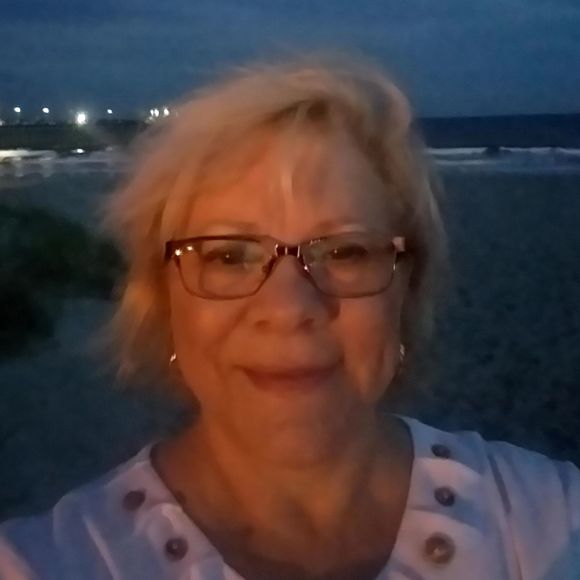 Meet your Posher, Dianah - Picture 1 of 1